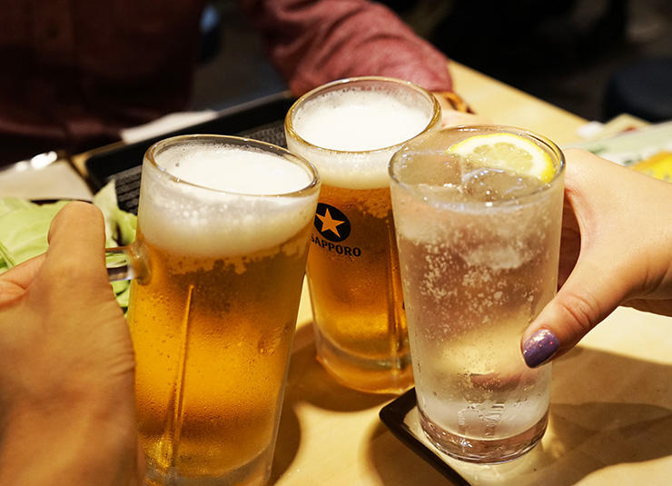 ヨネヤ梅田本店　ビールと酎ハイで乾杯
